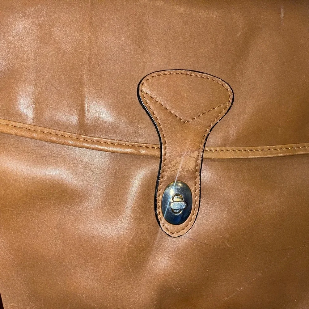 Classic Tan Leather Unisex Leather Messenger Bag